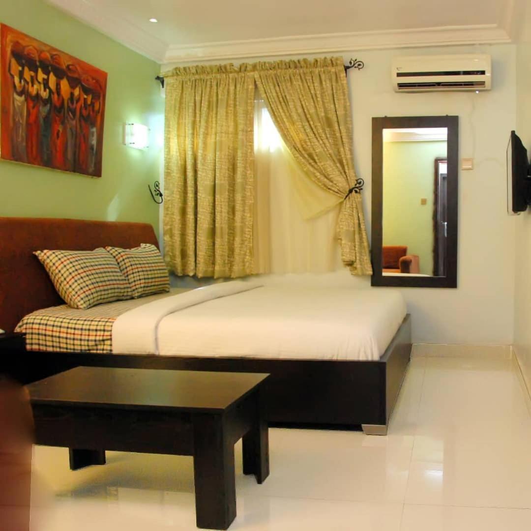 Ben Auto Hotel Lagos Exterior foto
