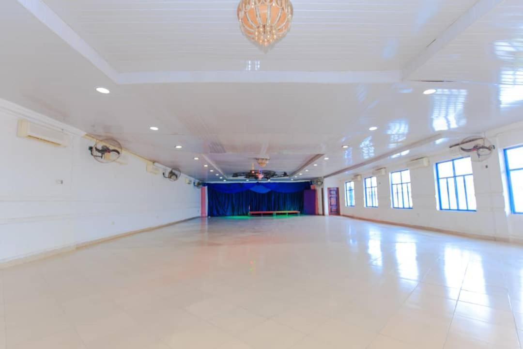 Ben Auto Hotel Lagos Exterior foto