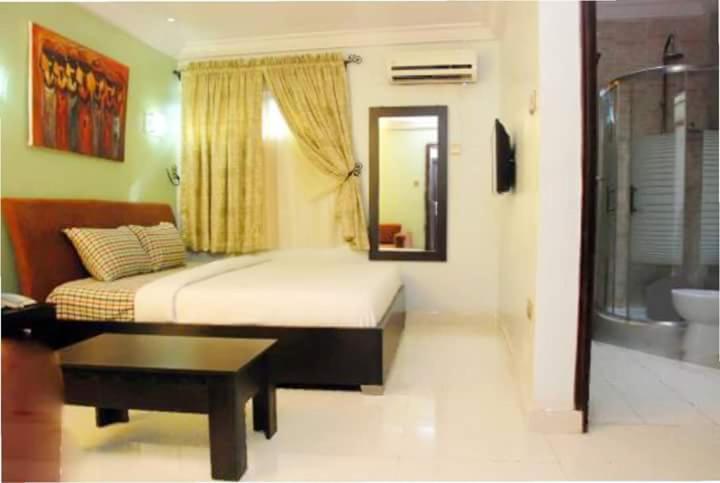 Ben Auto Hotel Lagos Exterior foto