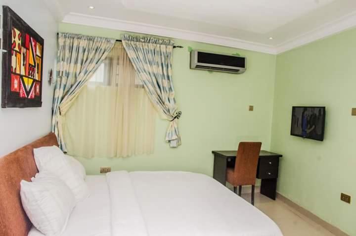 Ben Auto Hotel Lagos Exterior foto