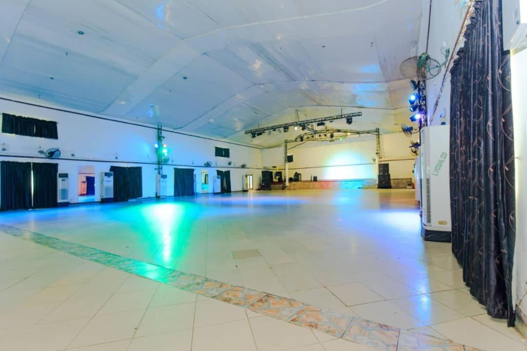 Ben Auto Hotel Lagos Exterior foto
