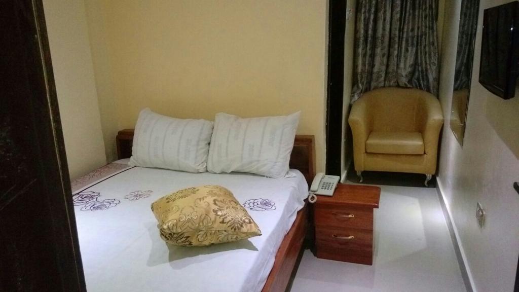 Ben Auto Hotel Lagos Exterior foto