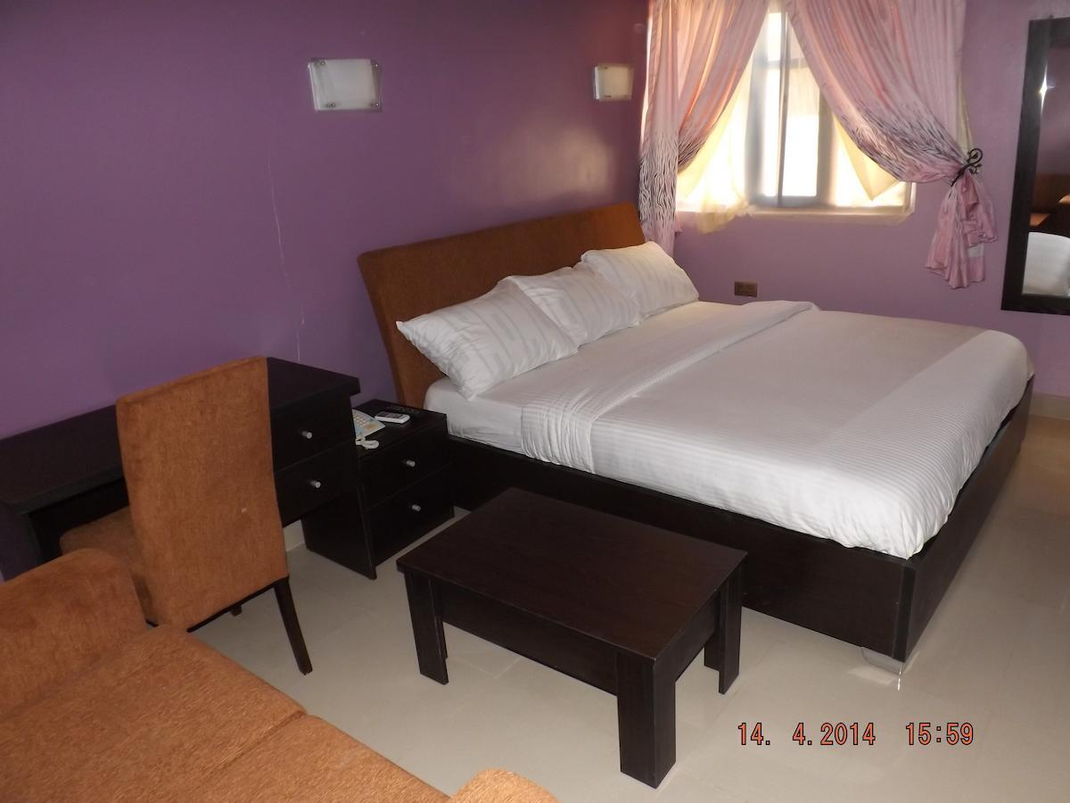 Ben Auto Hotel Lagos Habitación foto