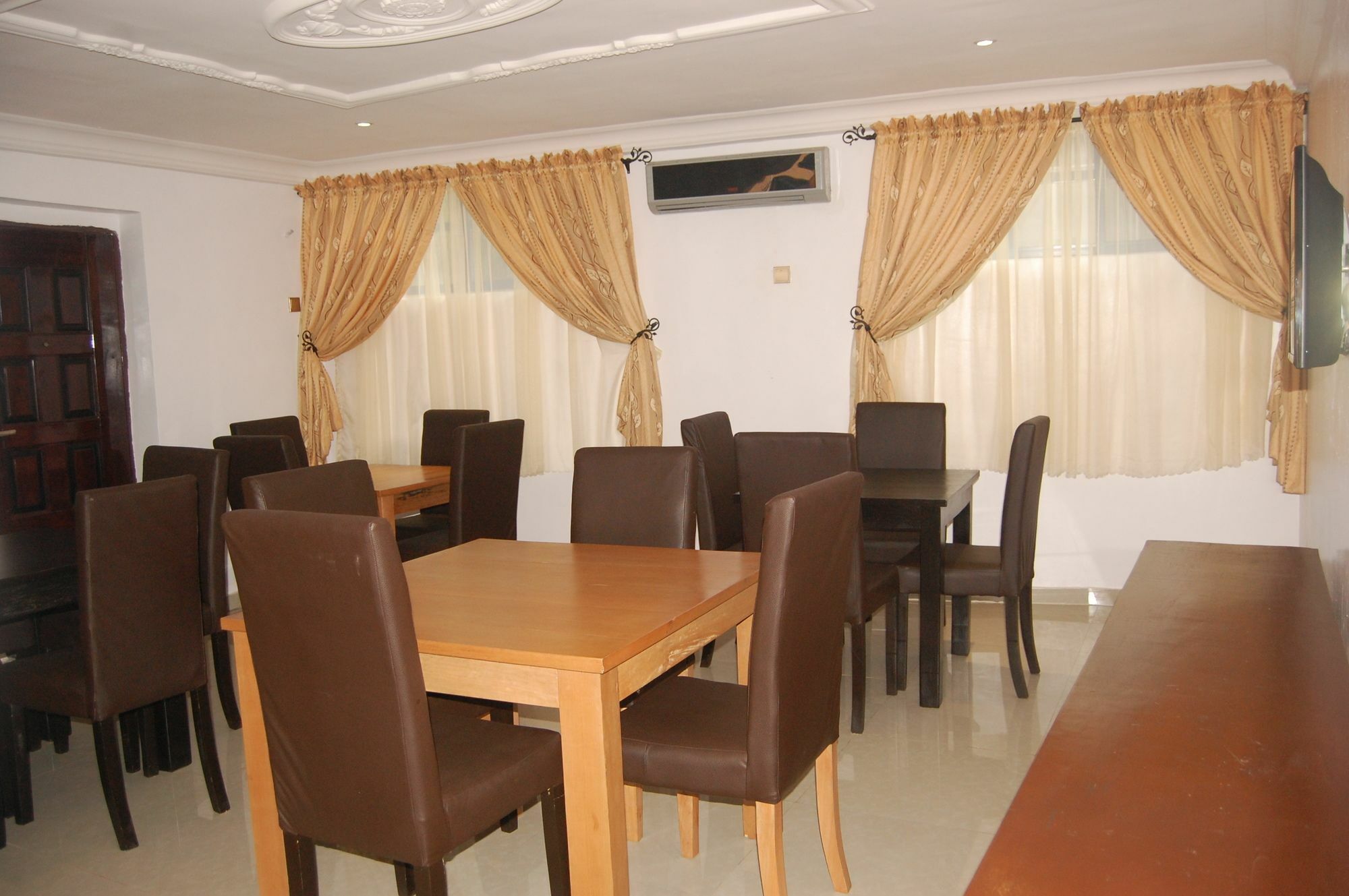 Ben Auto Hotel Lagos Exterior foto
